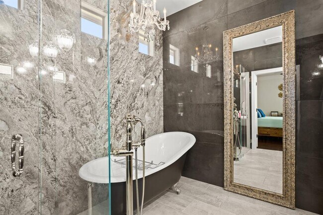 Building Photo - 119 Via Villina