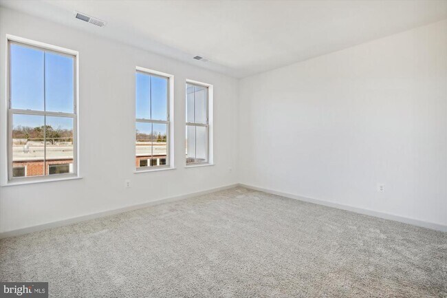 Building Photo - 10755 Fairgrounds Dr