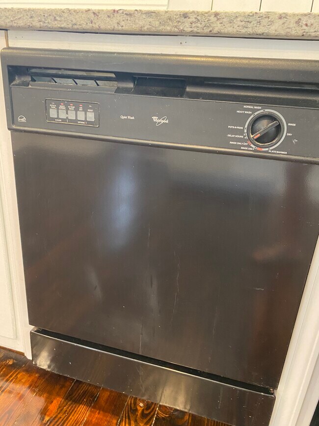 Building Photo - 1622 McCullough Ave NE