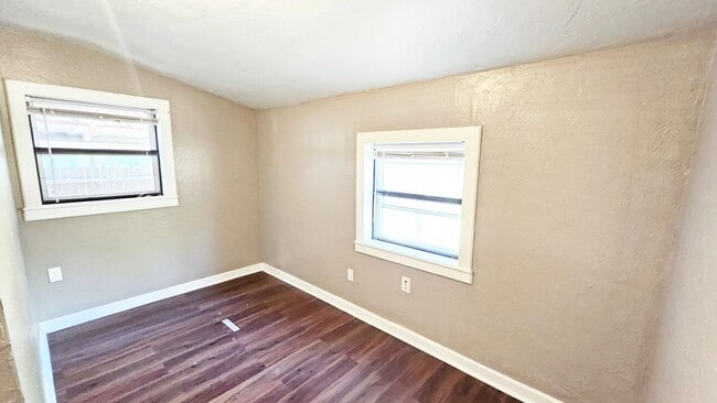 Building Photo - 3 Bed/2 Bath Paseo District Neighbor