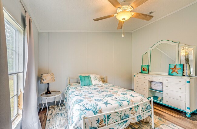 Building Photo - 6651 SE Co Rd 337