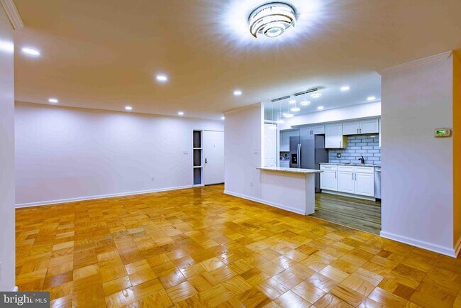 Building Photo - 1 Stonehenge Cir