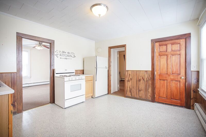 Building Photo - 13 1/2 Weston St