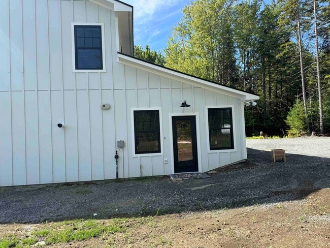 Building Photo - 1279 Campbell Rd