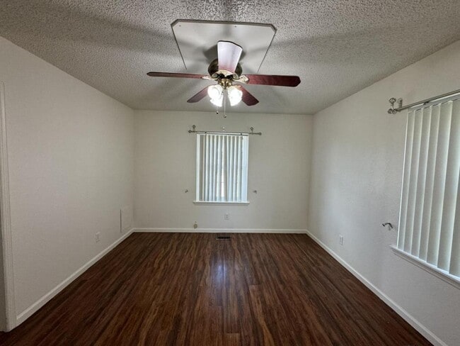 Building Photo - 1551 N Heritage Ln
