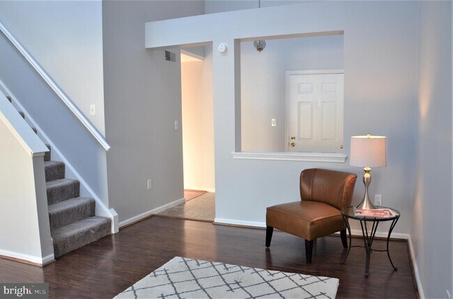 Building Photo - 3311 Lakeside View Dr