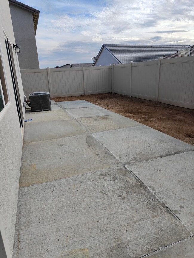 Building Photo - Beautiful 2024 Built 4/2.5 - New Subdivision!