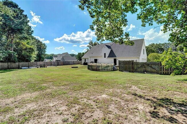 Building Photo - 175 Rock Moss Dr