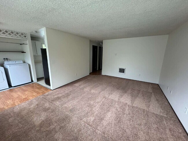 Building Photo - **One Portable AC-Unit included** 2-bedroom / 1-bath, Near Transportation