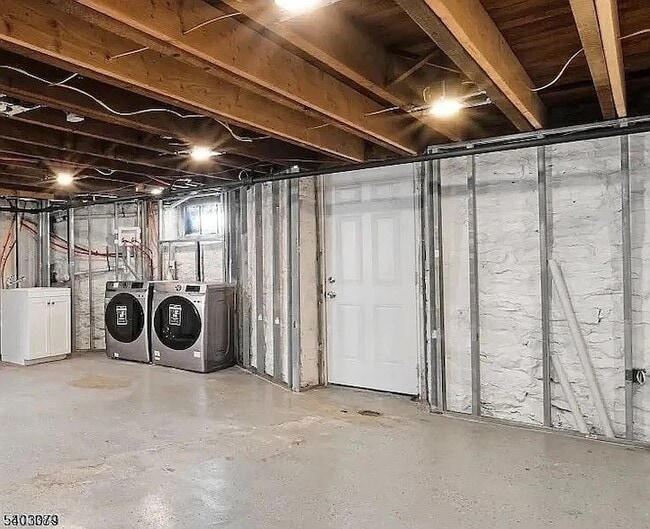 Building Photo - 510 Center St