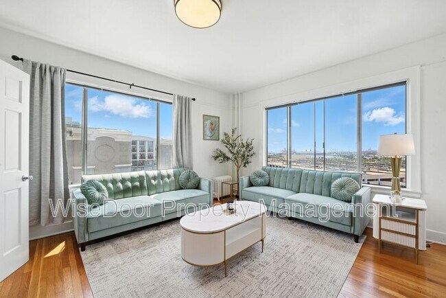 Building Photo - 360 W Ocean Blvd