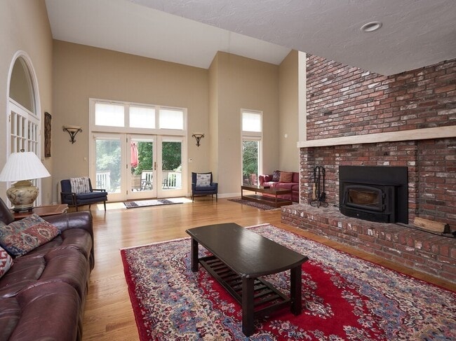 Building Photo - 8 Kalamat Farms Cir