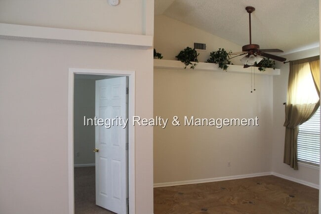 Building Photo - 3 bed/2.5 bath in Lake Asbury