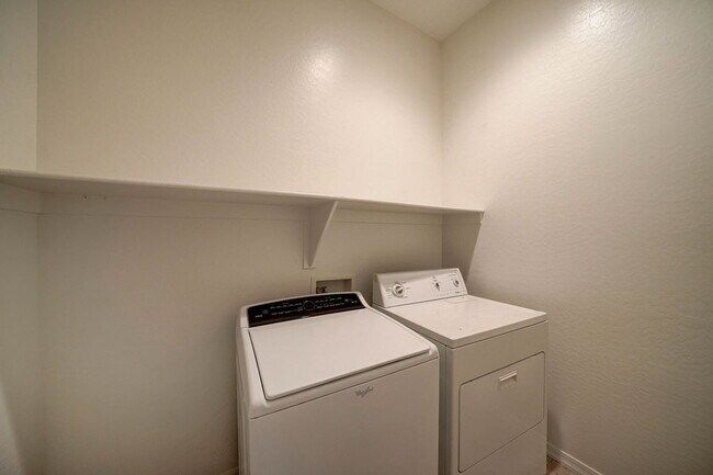 Building Photo - 1483 W Homestead Ct