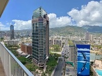 Building Photo - 1 Bedroom, 1 Bath Condo in the Heart of Waikiki – $2,550/month