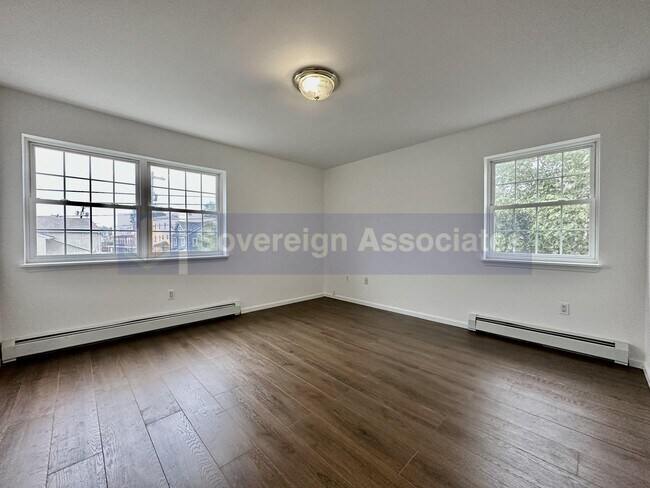 Building Photo - Beautiful house for rent.
