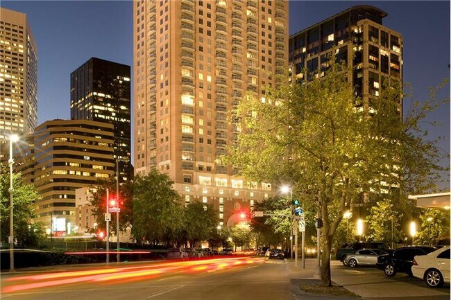 Building Photo - 1401 McKinney St