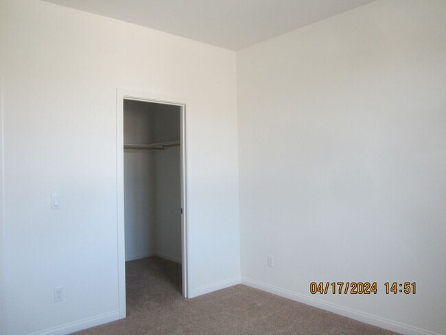 Building Photo - COOL POOL, PARKS AND NEAR NEW 3 BR PLUS DEN IN MEINFEE