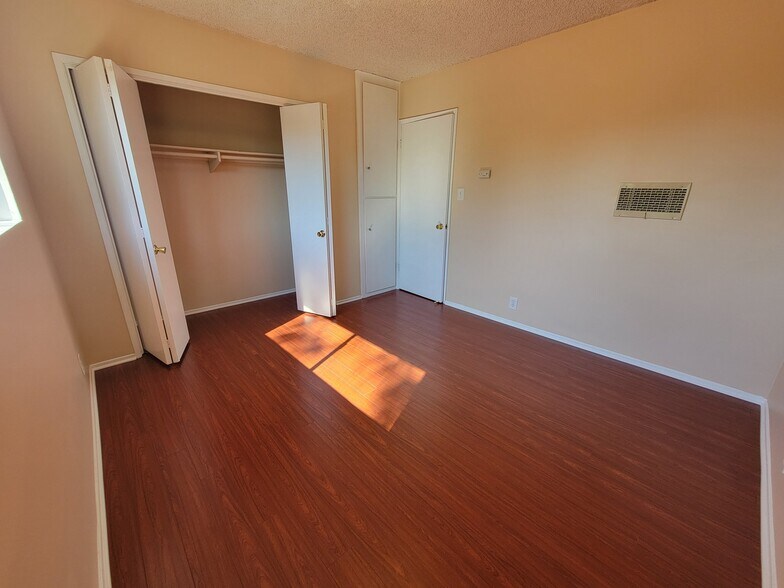 Building Photo - 13530 Leadwell St