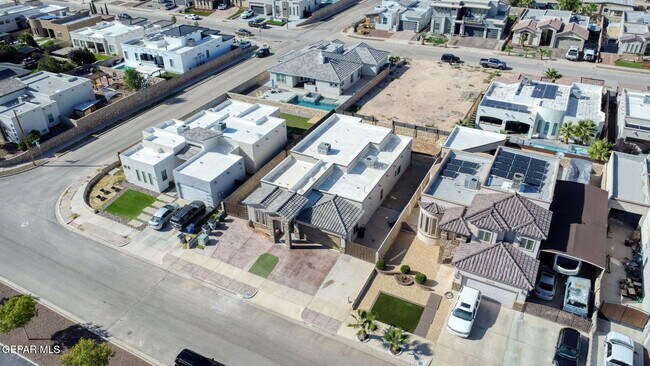 Building Photo - 14805 Holly Springs