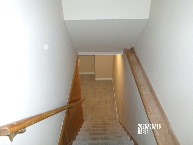 Building Photo - 18620 Midland Pl