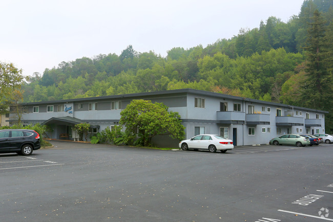 Primary Photo - Lanai Apartments