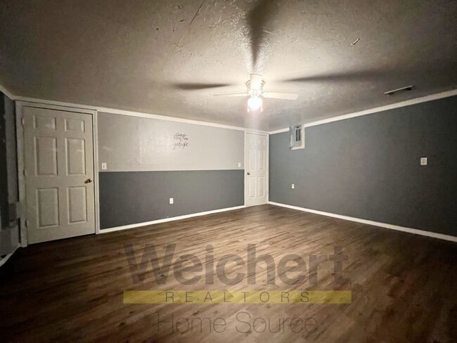 Building Photo - 4 bedroom on a dead end