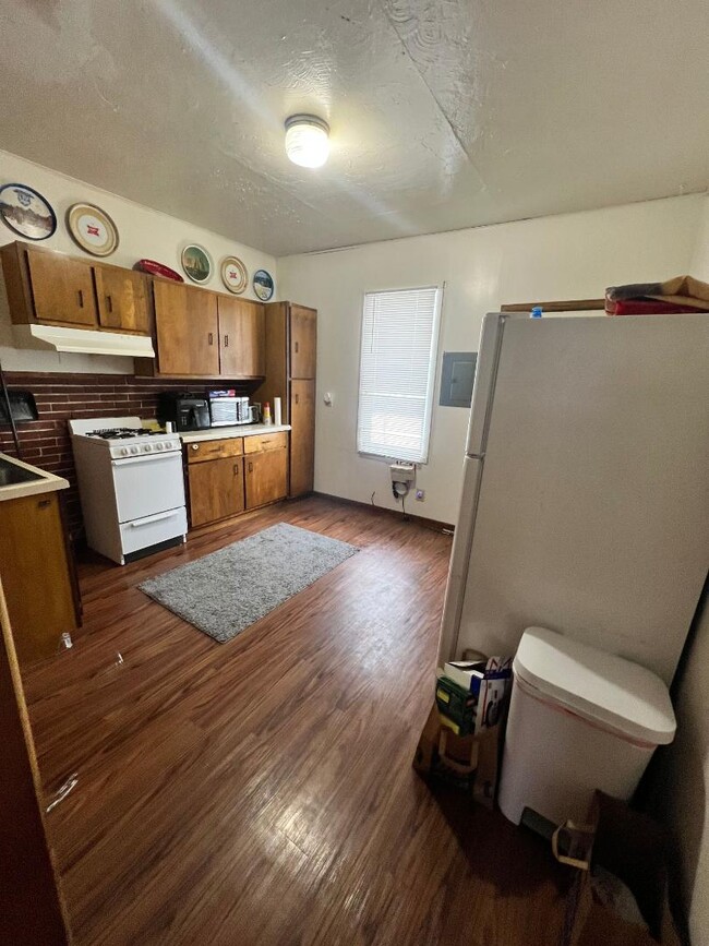 Building Photo - 923 Vine St