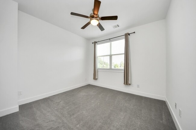 Building Photo - 8821 Hollister Pine Ct