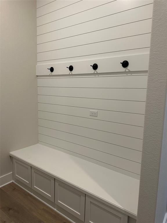 Building Photo - 305 E Luna Blue Ln