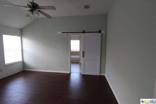 Building Photo - 2603 Jasmine Ln
