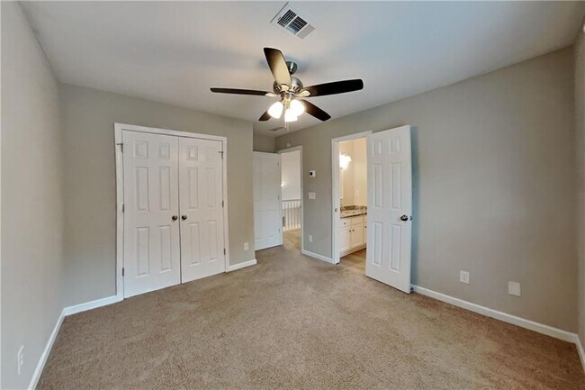 Building Photo - 1438 Grovehurst Dr
