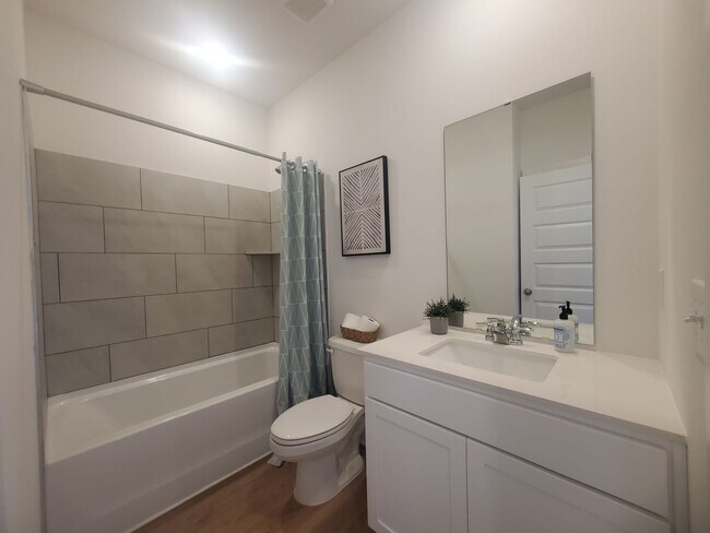 Building Photo - 3840 Casita Cir