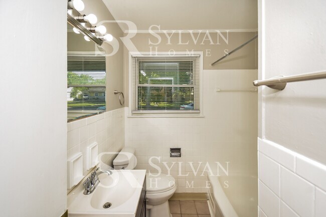 Building Photo - Enjoy living the good life in this 3 bedro...