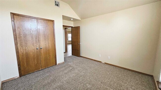 Building Photo - 417 E Plantation Terrace