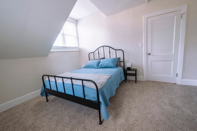 Building Photo - 4311 County St