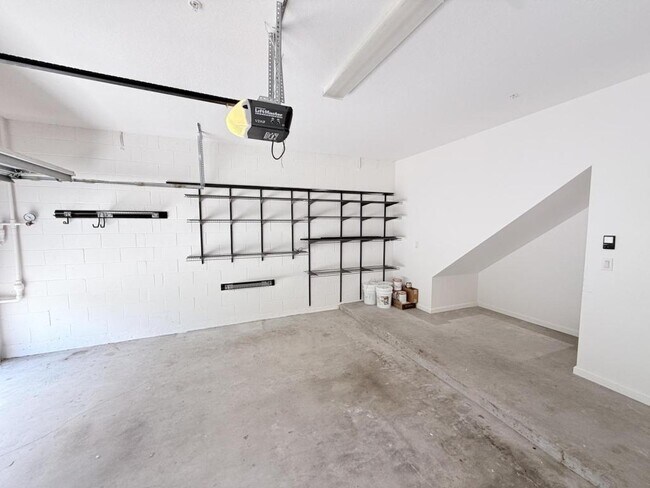 Building Photo - 1888 Compass Flower Way