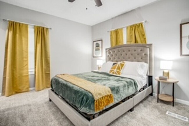 Building Photo - **Pendleton Heights Neighborhood**Newly remodeled 3/2 Bath Furnished Option Avaliable