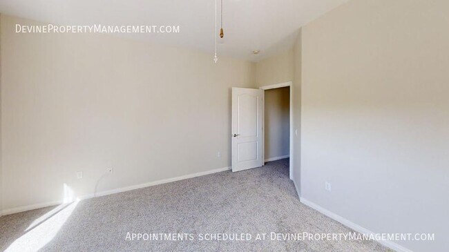 Building Photo - 381 Mesa Verde Park