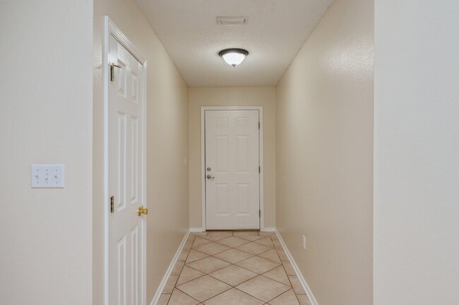 Building Photo - 3009 La Salle Ct