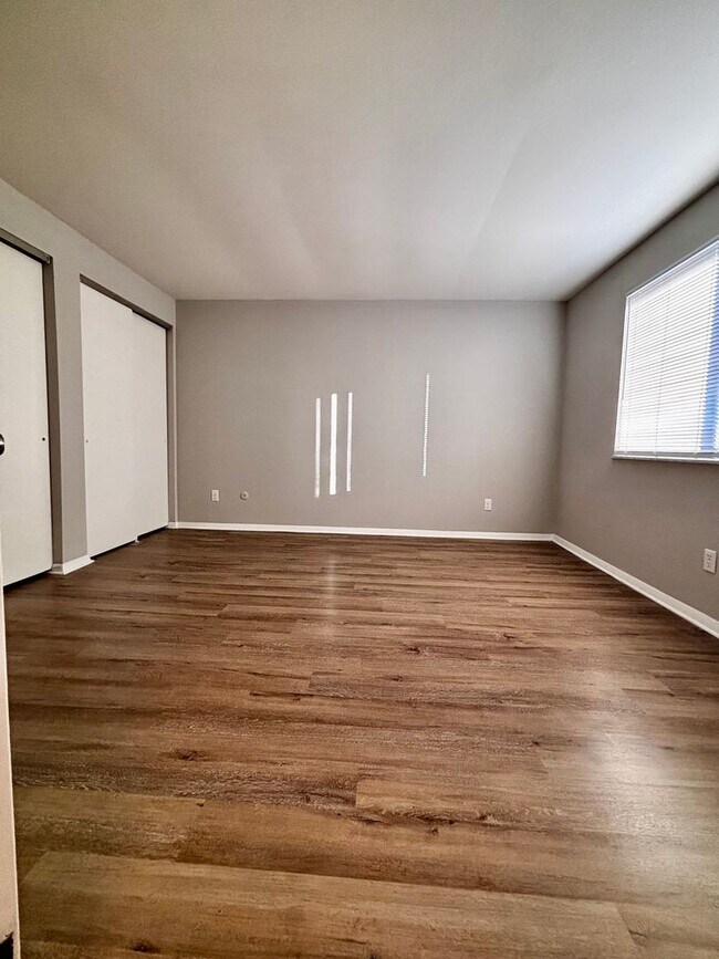 Building Photo - Spacious One Bedroom Located in Kettering ...