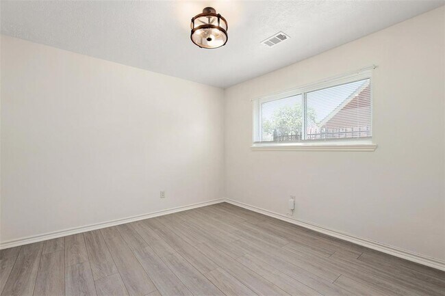 Building Photo - 11218 Sageview Dr