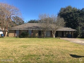 Building Photo - 123 Highland Dr