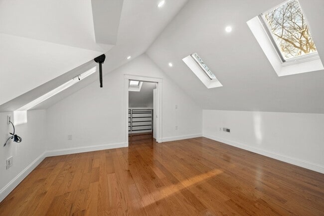 Building Photo - 1045 Adams St