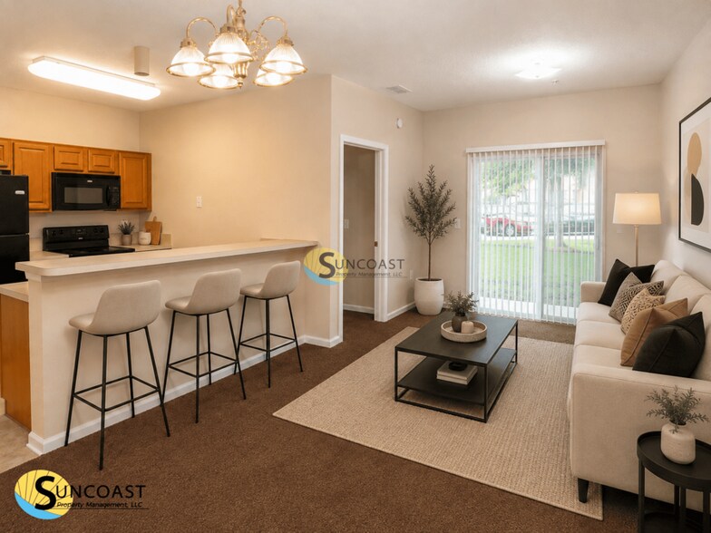 Building Photo - 6985 Ortega Woods Dr