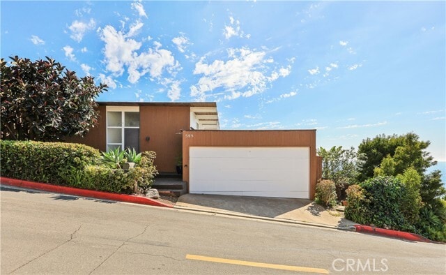 Building Photo - 599 Alta Vista Way