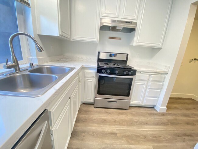 Primary Photo - Beautiful 2 bed 2.5 Bath, Newport Beach
