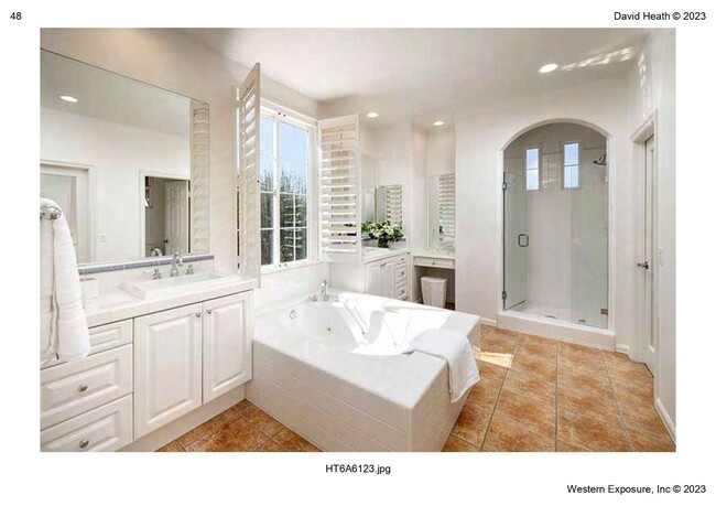 Building Photo - Stunning 4 Bedroom 3 Bath Newport Coast Ho...