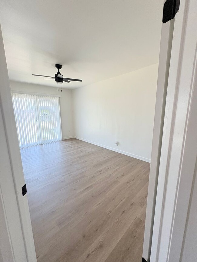 Building Photo - Lovely 3 Bedroom 1 Bath House with Garage