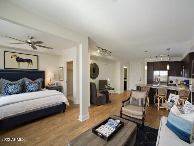 Building Photo - 7100 E Lincoln Dr